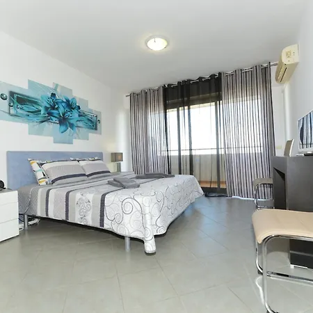 Ruby Red & Atlantic Blue Apartments In Oceano Atlantico Portimao Exterior photo