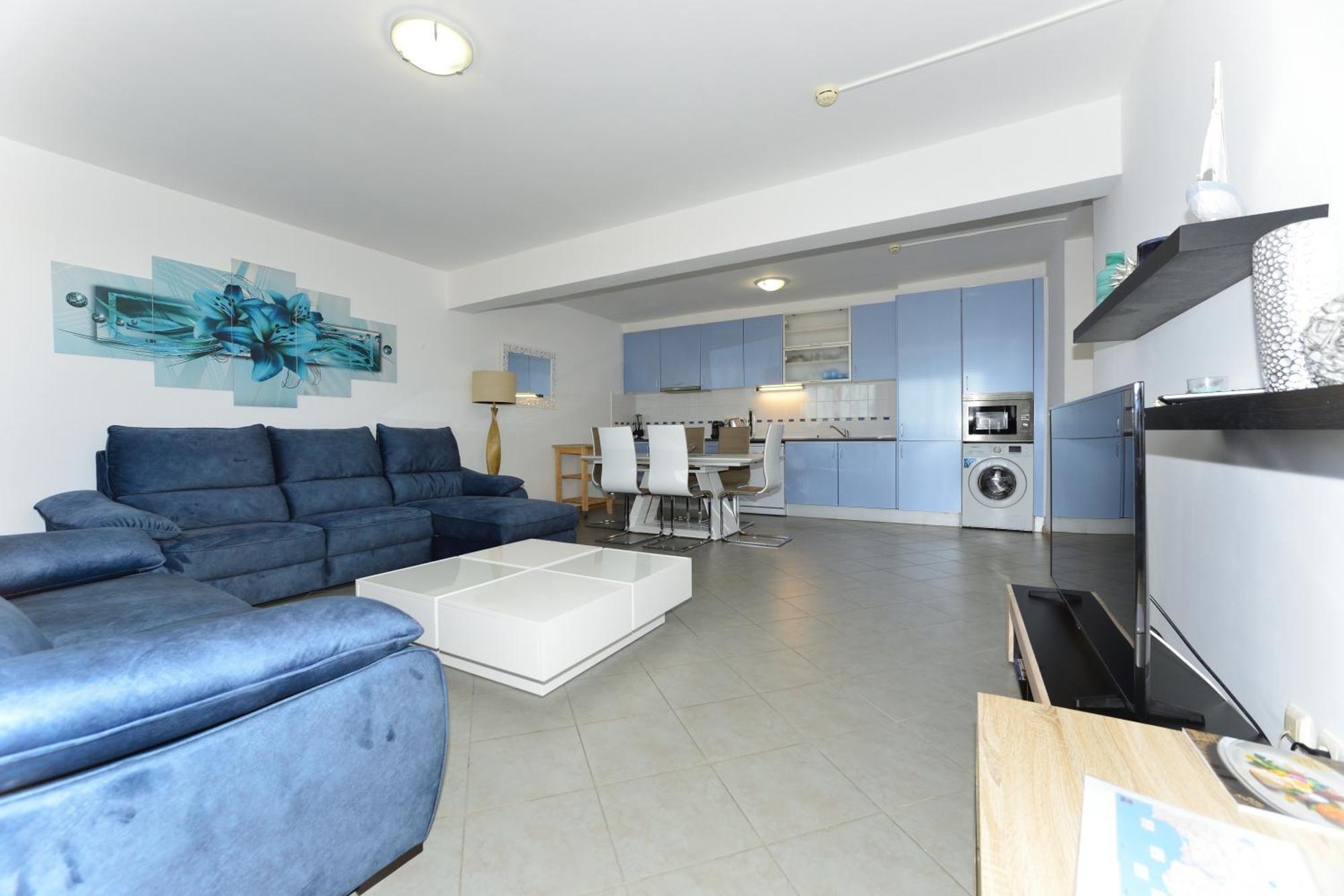 Ruby Red & Atlantic Blue In Oceano Atlantico *