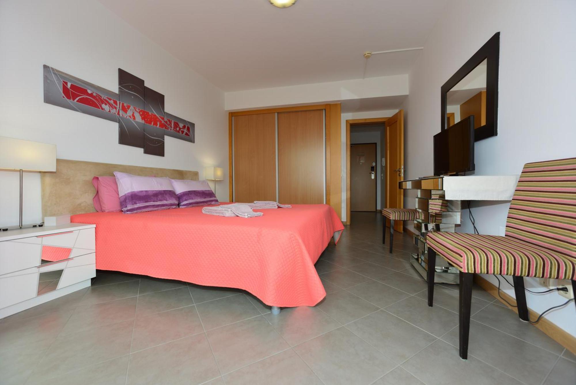 Ruby Red & Atlantic Blue Apartments In Oceano Atlantico * Portimao